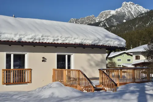 Cozy cottage with large garden, balcony, veranda