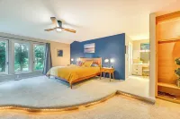 7 Mi to Skiing: Lake George Home w/ Large Patio - 4 estrellas