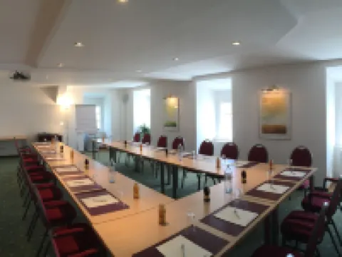 Hotel & Restaurant Knappenstöckl Hotels in Halbturn