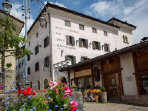Historic Hotel Ristorante la Stua Hotels in Cavalese