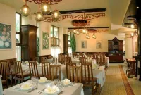 Hotel Irisa Hotels near Arcul de Triumf
