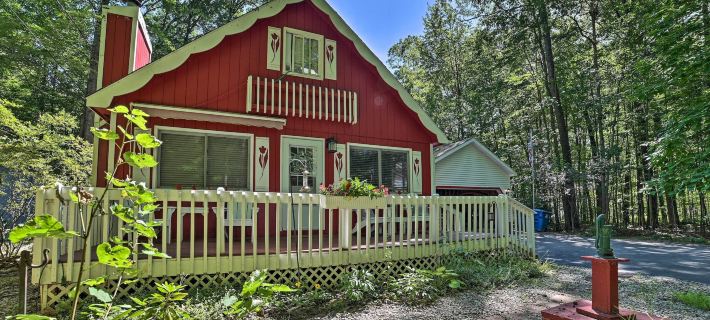 Lovely Roscommon Cabin < 3 Mi to Higgins Lake! Ξενοδοχεία στην πόλη Roscommon County