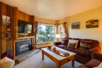 Cozy Ski-in/Ski-Out Breckenridge Condo: Mtn Views! - Spa