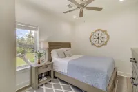 Waterfront Pass Christian Paradise 1 Mi to Beach - Wifi