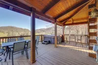 Deck and Mtn Views! Luxe Log Cabin in Waynesville - Wifi