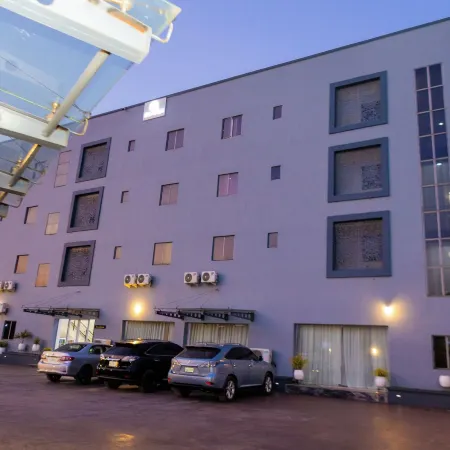Romeneo Grand Royal Hotel