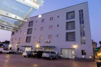 Romeneo Grand Royal Hotel