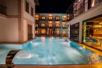 Cunda BARADİEL Hotel فنادق في Mithatpasa Mahallesi