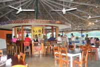 Lamanai Hotel & Marina - breakfast