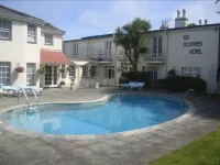 Les Douvres Hotel - Pools