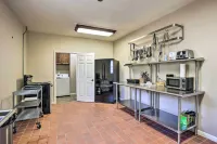 Luxury San Antonio Retreat 110-Acre Private Ranch - Wifi