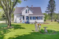 5 Mi to Point Beach State Forest: Home w/ Fire Pit - Homestays