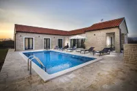 Villa Mala ZadarVillas - Pools