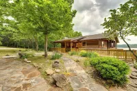 Eagle Rock Gem on Table Rock Lake w/ Decks & Grill - 2-Star