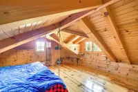 Bellevue Log Cabin w/ Gas Grill & Creek Access - Apartments