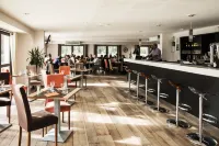 Adonis Aix en Provence Hotel di Saint-Cannat