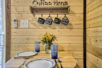 Tiny Home w/ Hot Tub by Mohican State Park! Hotels in Hanover Township