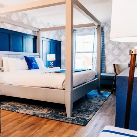 Salem Waterfront Hotel & Suites