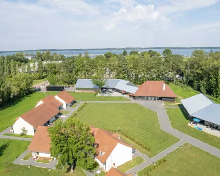 Alba Hôtel Lac d'Orient 奧布省酒店