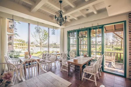 Sunday Home Отели в г. Илань