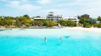 Rashu Hiyaa Hotels in Meerufenfushi