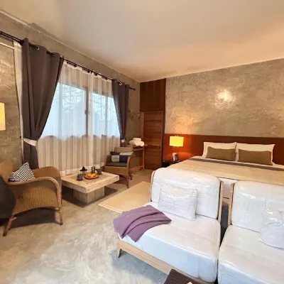 Phuket Phuchada Residence Nai Yang Beach 호텔