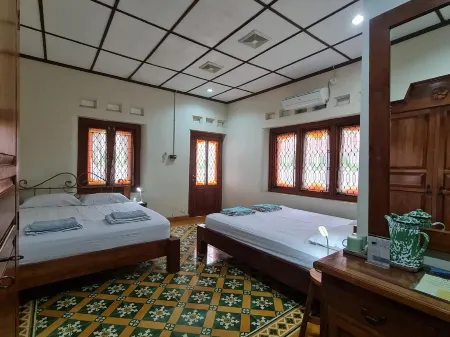Omah Pitoe Yogya Homestay Отели рядом с достопримечательностью «Keraton Ngayogyakarta Hadiningrat»
