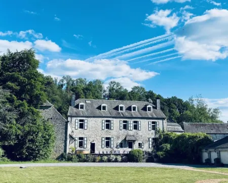 Castle in Ferrières with Pond Garden Hotels in Ferrieres