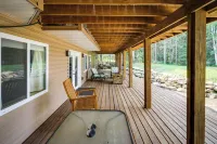 White Swan Lake Home Near Hiking & Snowmobiling! - Homestays