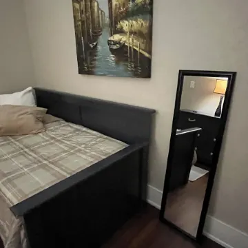 Charmer 2bed house fenced in Broken Arrow. Rose District 1 block off Main pet ok