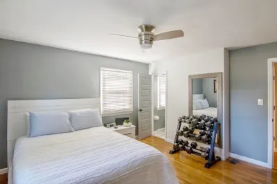 PRIVATE heated pool & hot tub, dogs ok, near Keeneland Hotels near Blue Grass Airport