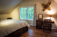 3 bedrooms, close to skiing and lakes.