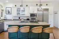 Belmont Shore Retreat Rooftop Lounge, Putting Green & Near 2nd Street Beaches