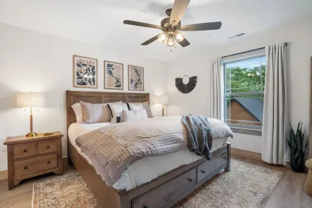 Cedar & Sky—Ozarks Hideaway