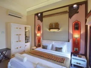 BrijRama Palace, Varanasi - by the Ganges