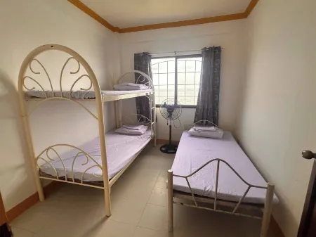 Becca's Vacation House Отели в г. Табуэлан