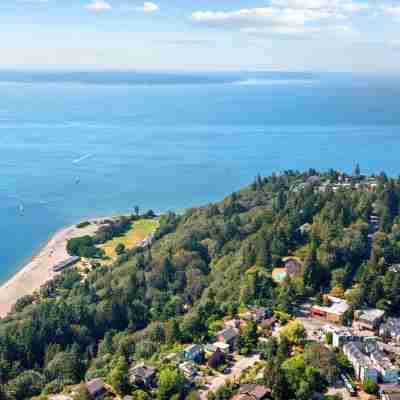 Golden Gardens Getaway-Walk to Beach & Waterfront Others