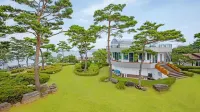 Taean Sea and Pine Forest Pension Hotel dekat Yeongmokhang Port