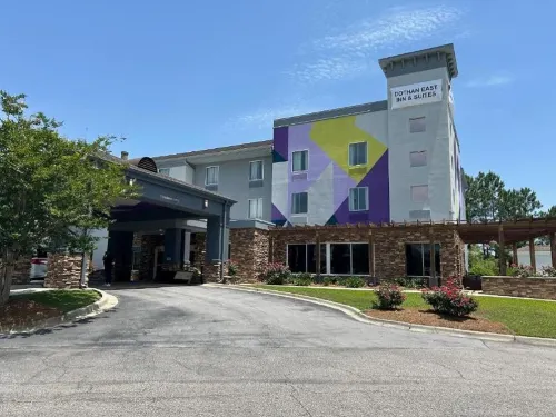 Comfort Inn & Suites Dothan East Hotels in Dothan