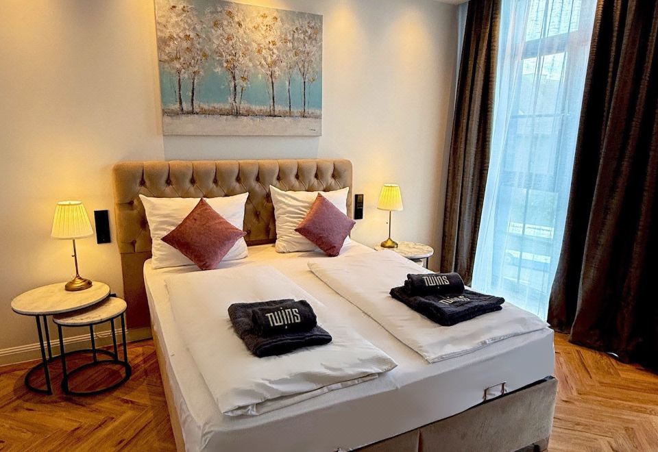 Twins Boutique Hotel - Housity