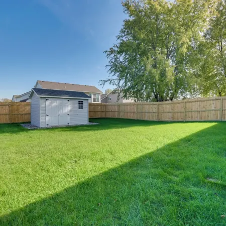 5 Mi to Dtwn Pet-Friendly Wheatland Twin Home!