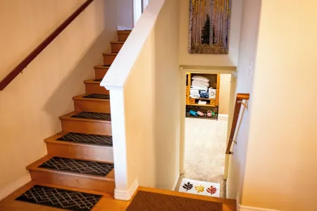 Cozy CO Casa: Eco & Pet Friendly—Sleeps up to 9, Remote Work Hub, Rec Center Отели в г. Файерстон