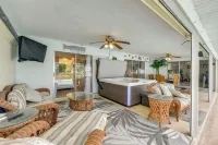 Fish, Swim & Relax: Canal-front Port Charlotte Gem -  Privatzimmer