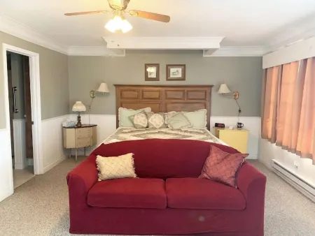 Dickey House, Carriage Suite Отели в г. Маршфилд