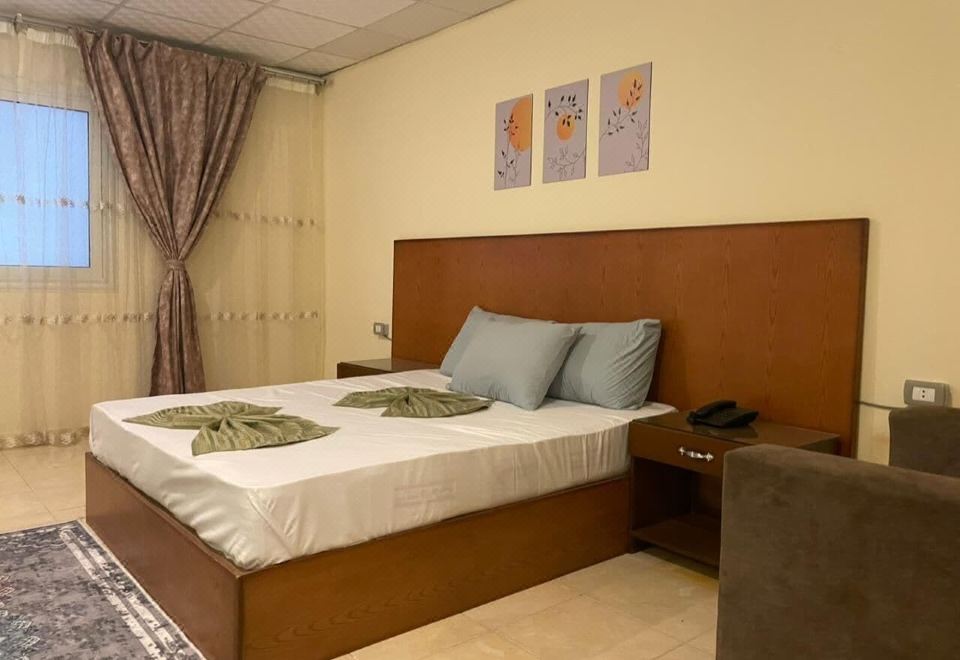 3. 베르사유 피라미..