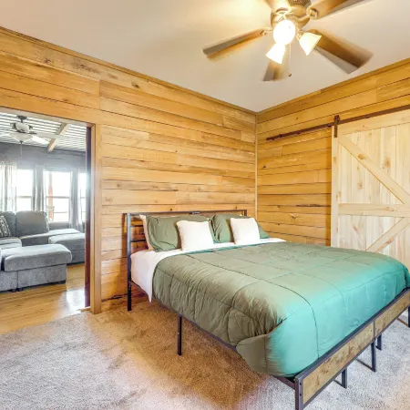 Hot Tub + Grill: Rustic Altoona Cabin w/ Views