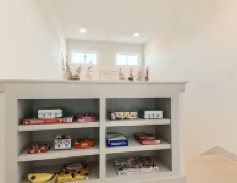 Stunning home with pool, walking distance to the square