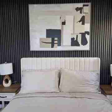 Modern 2-Bedroom 2-Bath Home with Stunning Views Rooms