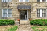 Chic Downtown 2BR Condo walk to The Well Arena