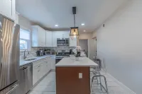 2-bedroom apartment in brilliant Montclair with AC, WiFi Hotels in Montclair